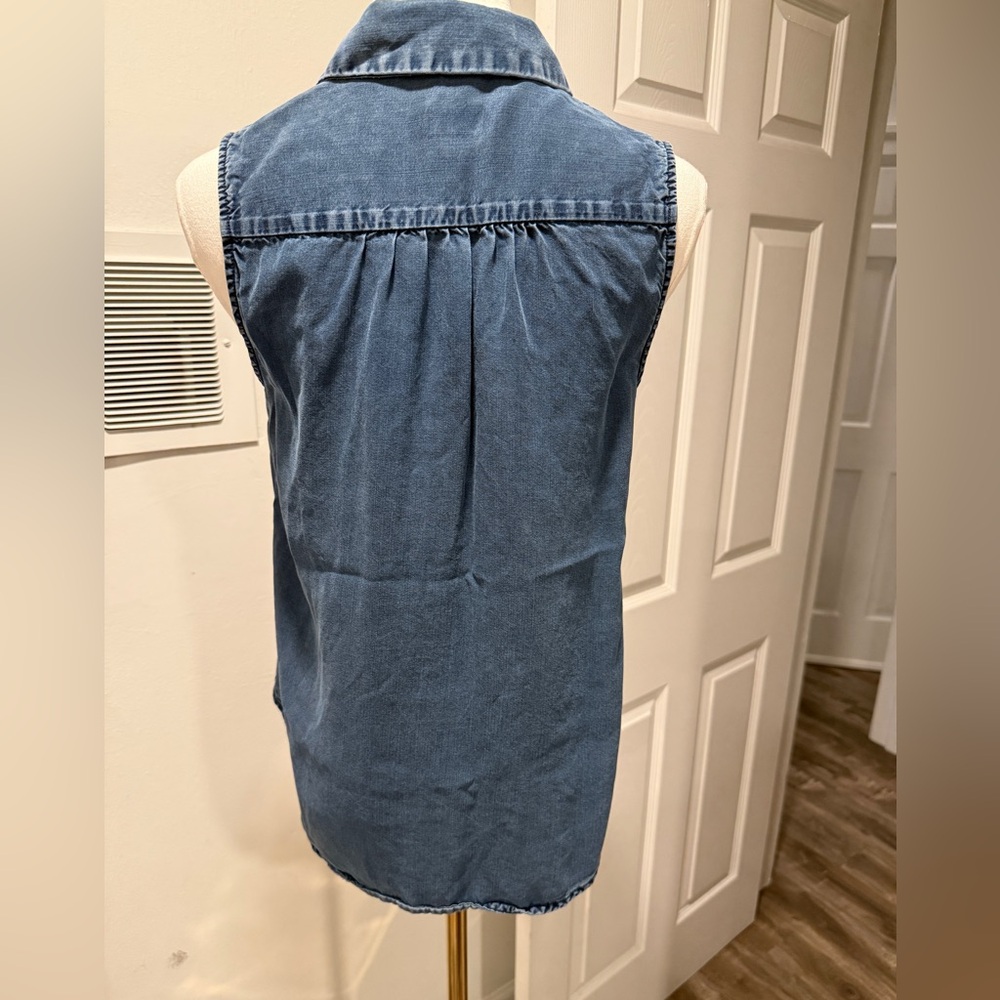 A New Day Sleeveless Denim Button-Down Shirt - Picture 4 of 5